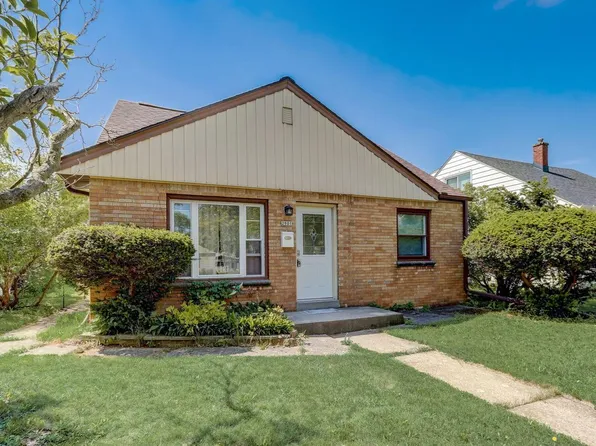 2901 East Armour AVENUE, Saint Francis, WI 53235