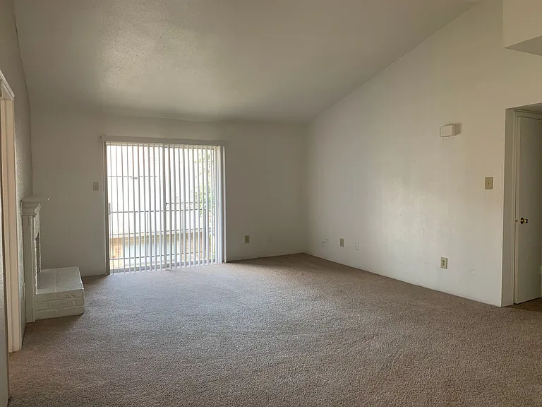 Emerald Cove Apartments — Photo 115