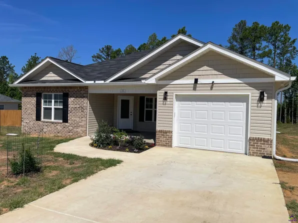 152 Long Pines Cir, East Dublin, GA 31027