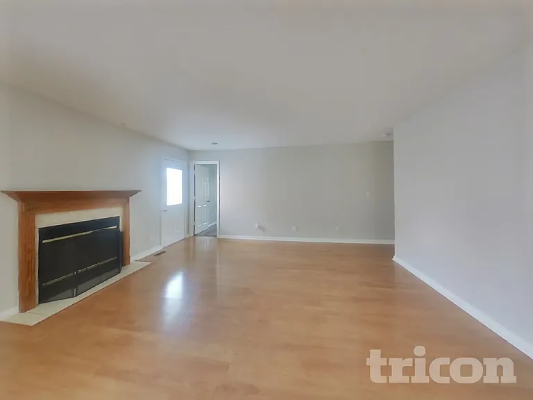 19564 Jena Dr — Photo 2