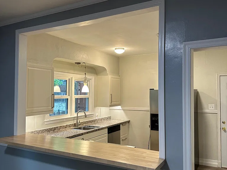 357 Hillcrest Ave — Photo 3