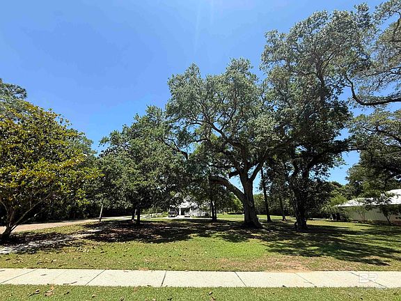 3rd image of 7 Sweet Olive Cir