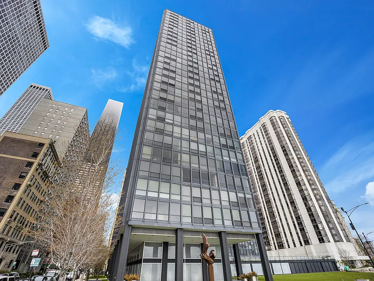900 N Lake Shore Dr #1706 — Photo 3