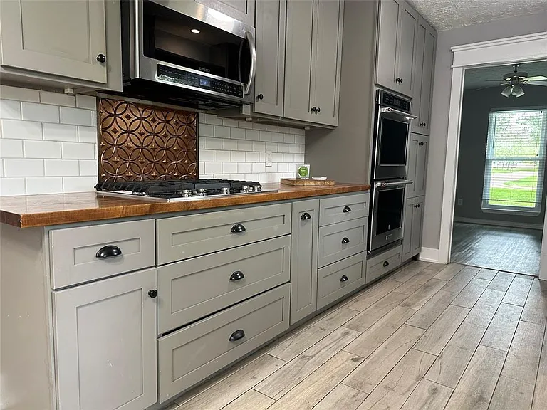 228 Oak Manor Dr — Photo 11
