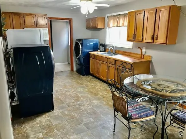 606 1/2 Riverside Dr, Piqua, OH 45356