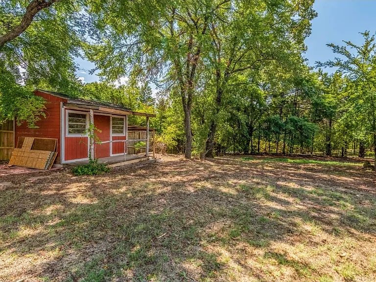 306 Homesite Rd — Photo 10