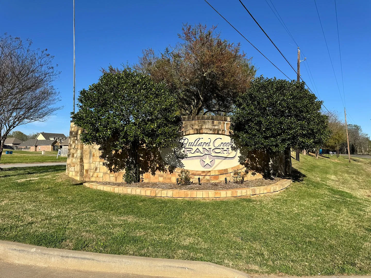 1015 Stagecoach Bend — Photo 2