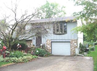 2207 Greengold St, Crest Hill, IL 60403