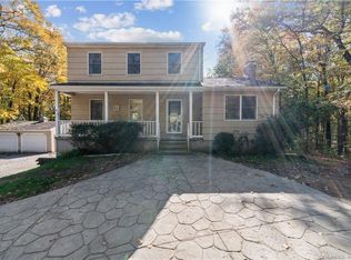 15 Greenbriar Rd, Oxford, CT 06478