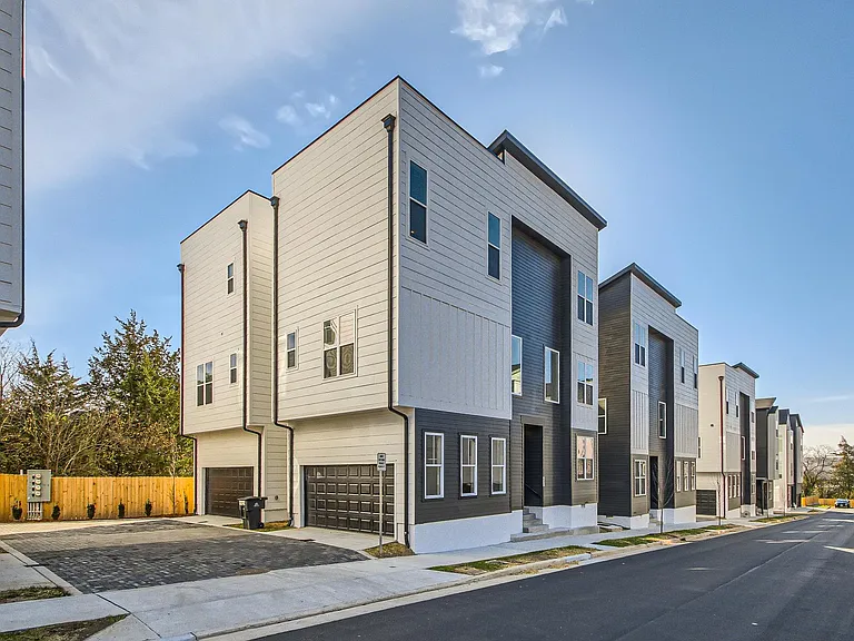 405 Serenity Ln — Photo 26