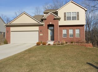 39248 Silverthorne Bnd, Farmington Hills, MI 48331