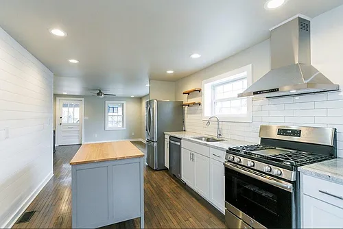369 Preston Ave Photo 1