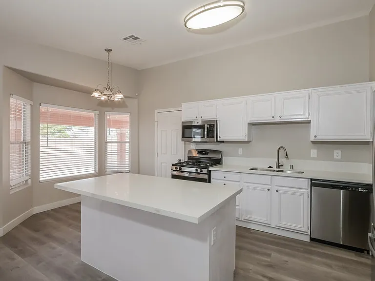 456 Palegold St — Photo 10