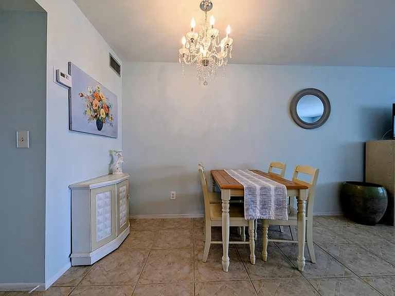 131 Doolen Ct #303 — Photo 5
