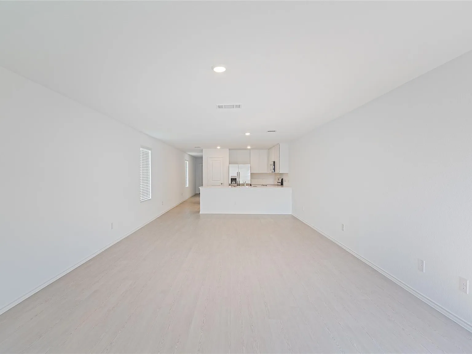4 bed, 2.0 bath, 1600 sqft, $1,795 — Photo 4