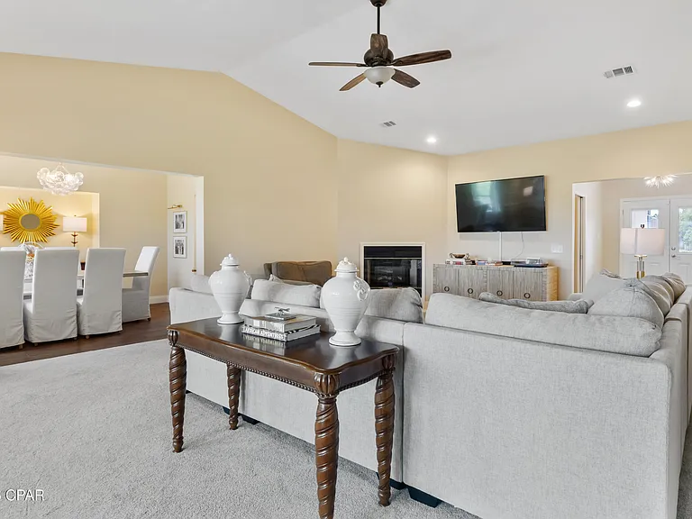 3243 Country Club Dr — Photo 11
