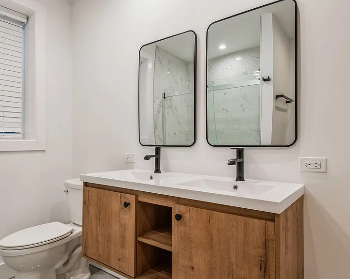 1535 W Estes Ave #G — Photo 16
