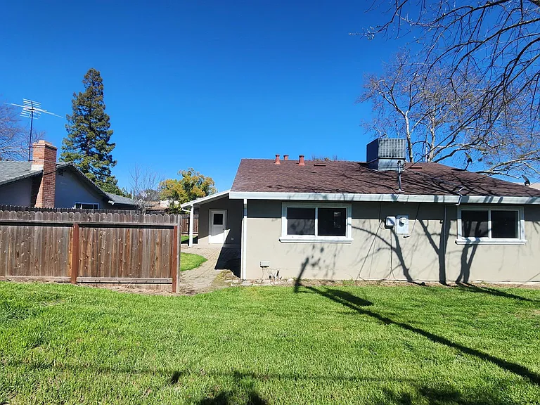 6013 Brett Dr — Photo 35
