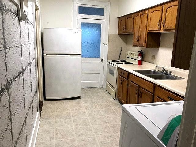 2nd image of 1411 Santa Fe St #A