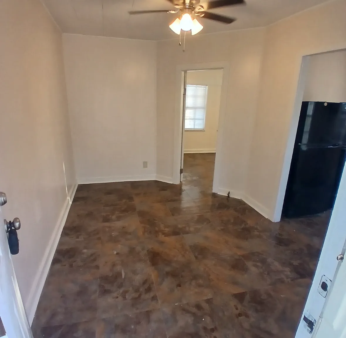 1 bed, 350 sqft, $700 — Photo 4