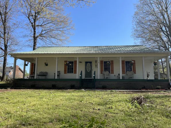 1051 Gloria Dr, Chapmansboro, TN 37035