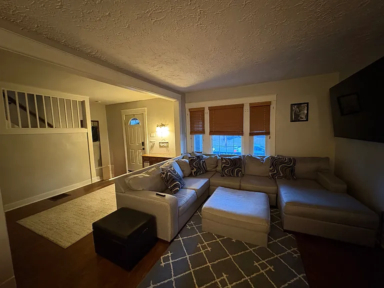 207 Delaware Ave — Photo 4