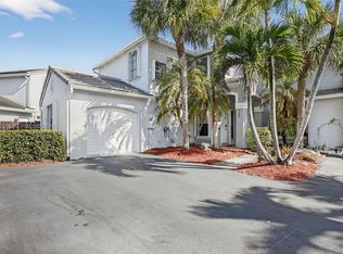 4700 Grapevine Way, Davie, FL 33331