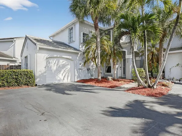 4700 Grapevine Way, Davie, FL 33331