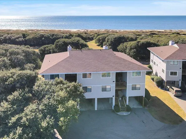 12 Foxfire Trace, Oak Island, NC 28465