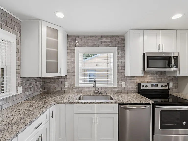4239 Dinglewood Ave — Photo 9
