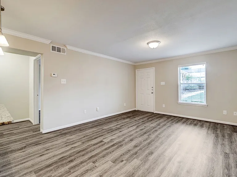 Timbergrove — Photo 24
