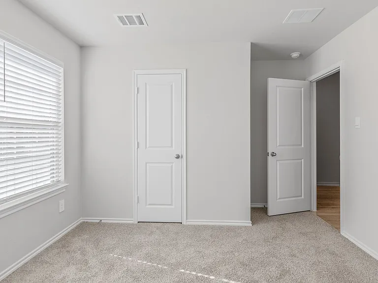 13197 Enclave Pkwy — Photo 27