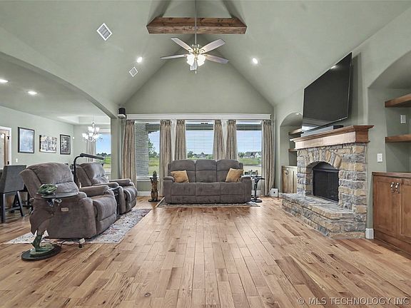 3rd image of 8331 N 149th East Ave