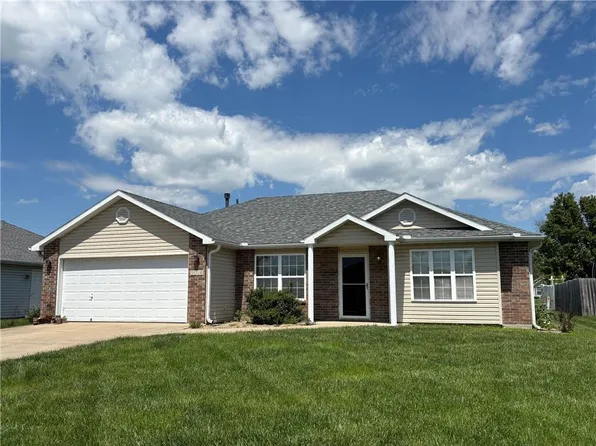 1016 Bristol Dr, Raymore, MO 64083