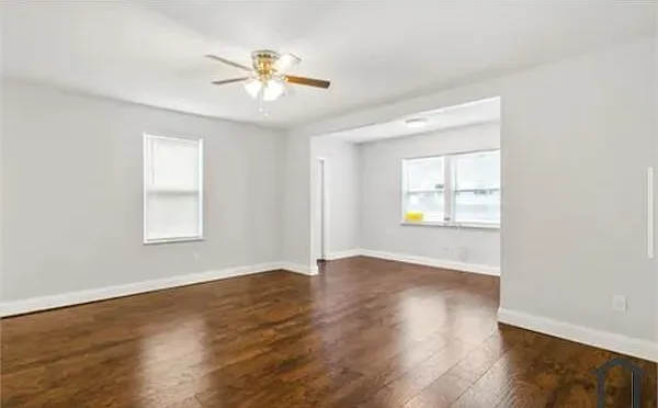 921 Stark St — Photo 6
