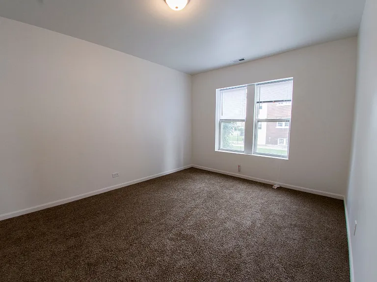 1101 N Lawler Ave — Photo 10