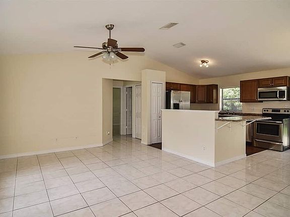 5th image of 3020 SW Vittorio St
