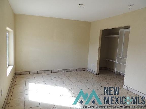 5th image of 2608 Carver St