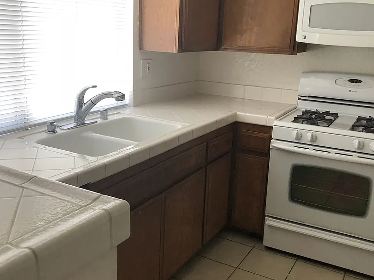 1594 Christopher Ln — Photo 19