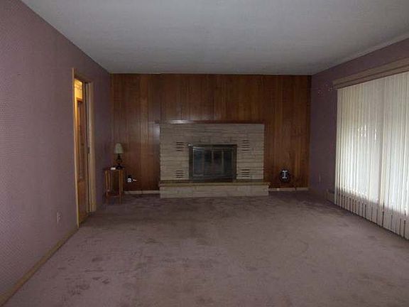 4th image of 1202 Superior St #S