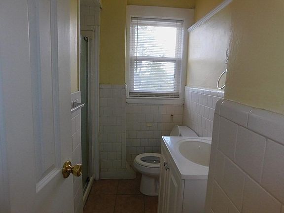 5th image of 390A Granite St #2