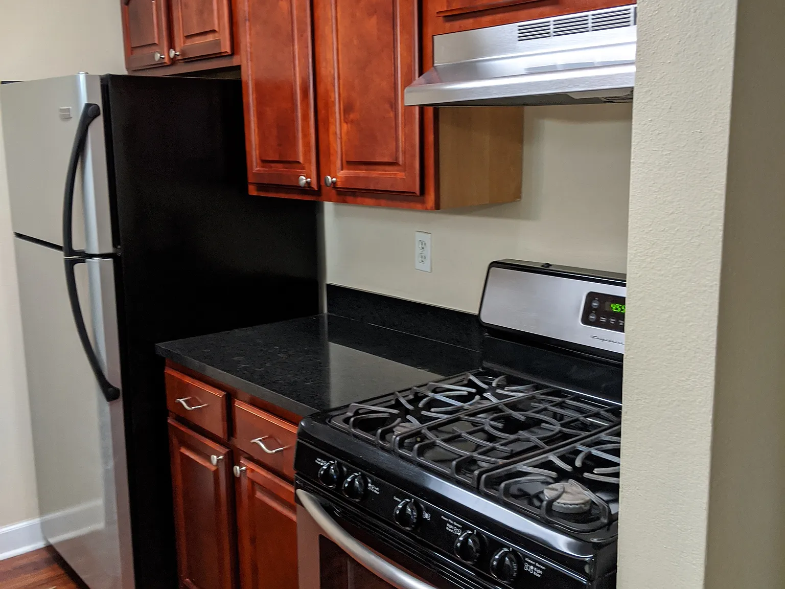 2 bed, 993 sqft, $1,700 — Photo 4