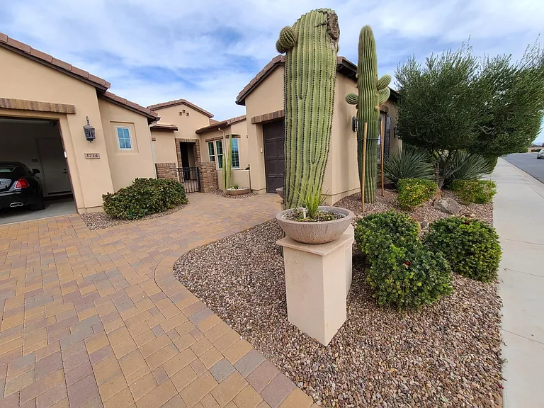1714 E Alegria Rd — Photo 9