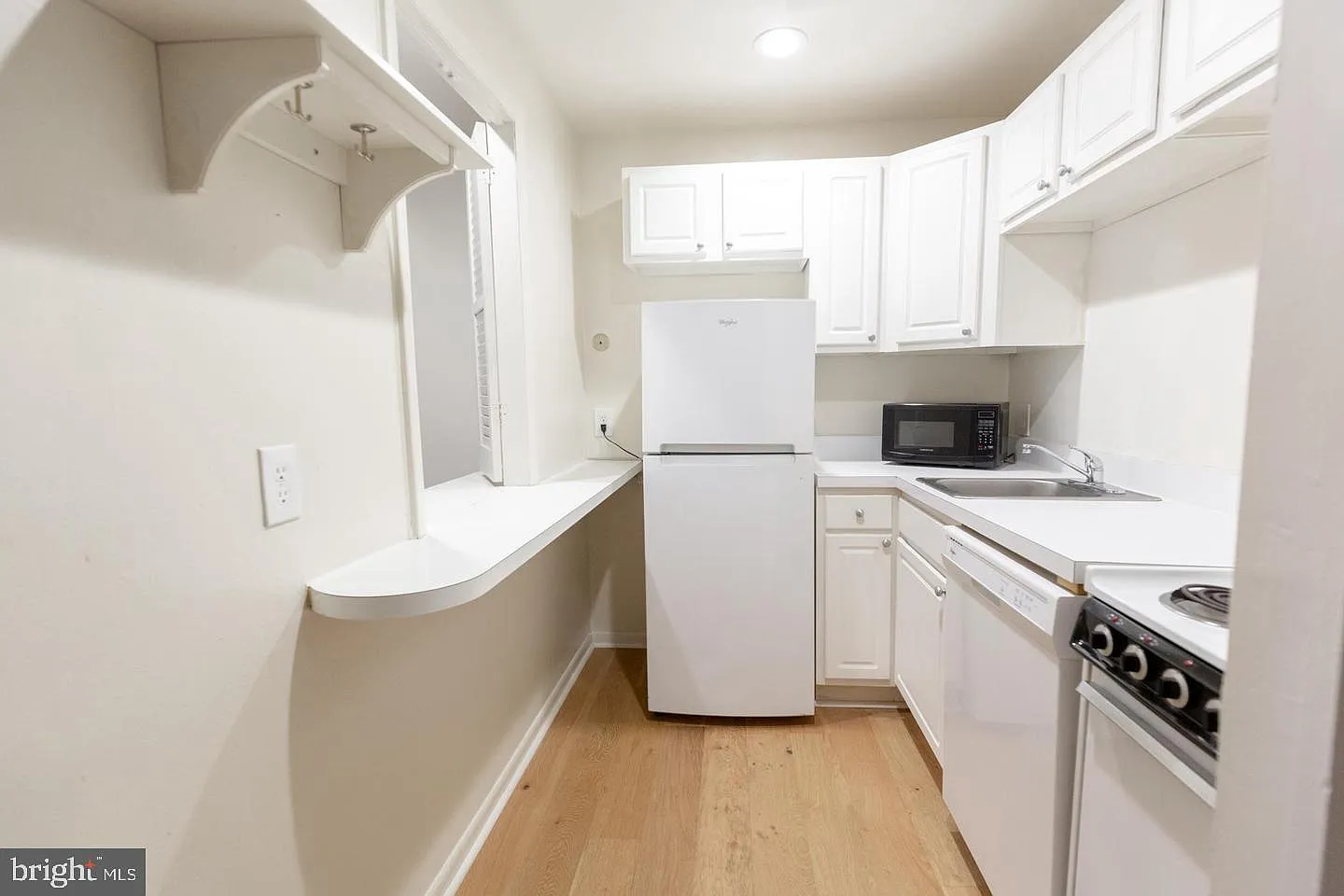 2 bed, 1.0 bath, 950 sqft, $2,195 — Photo 4