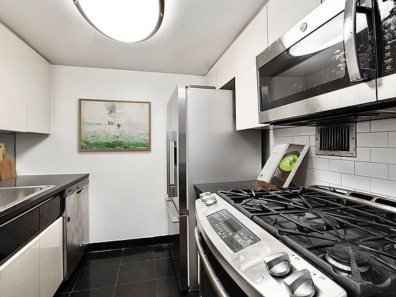 5th image of 525 E 72nd St APT 28C