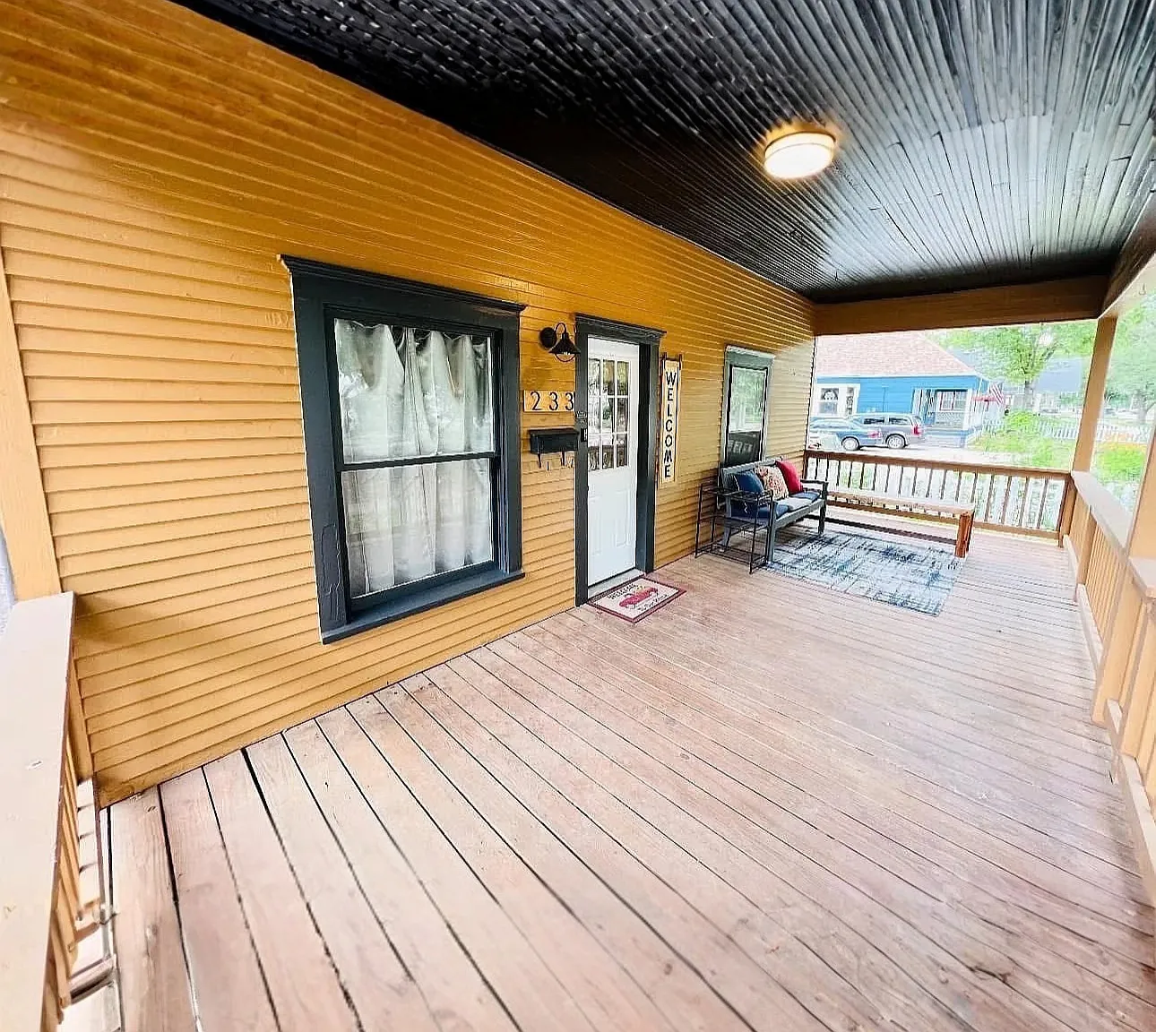 233 S Vine St — Photo 2