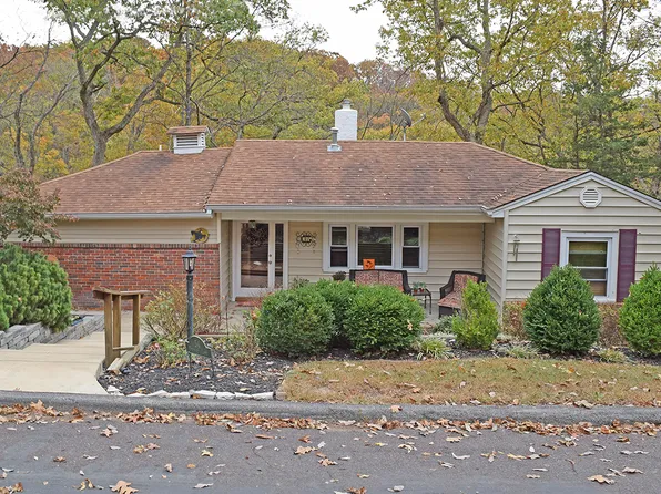 54 Orchard Ln, Saint Louis, MO 63122