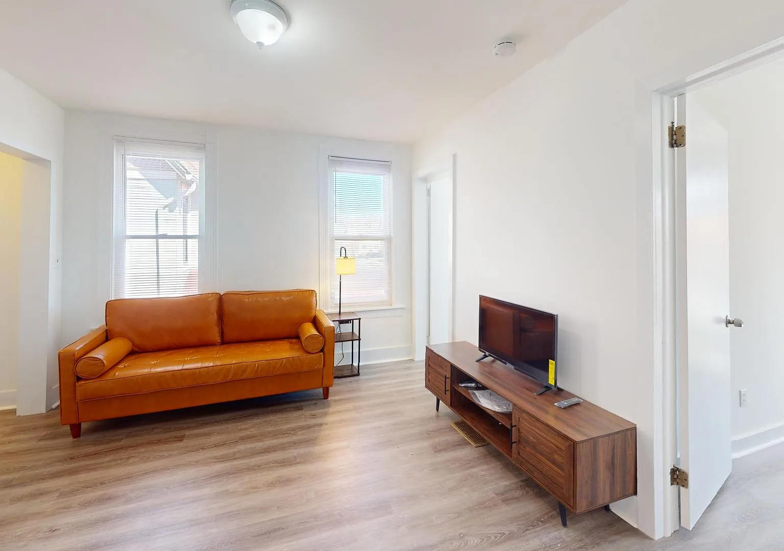 113 Laurel Ave — Photo 1