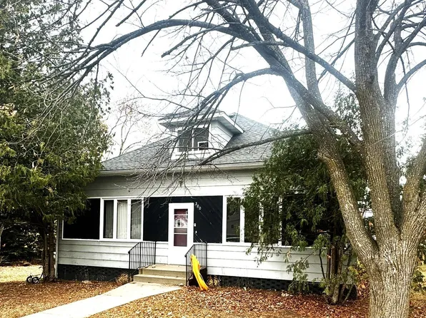 200 Main St W, Nevis, MN 56467