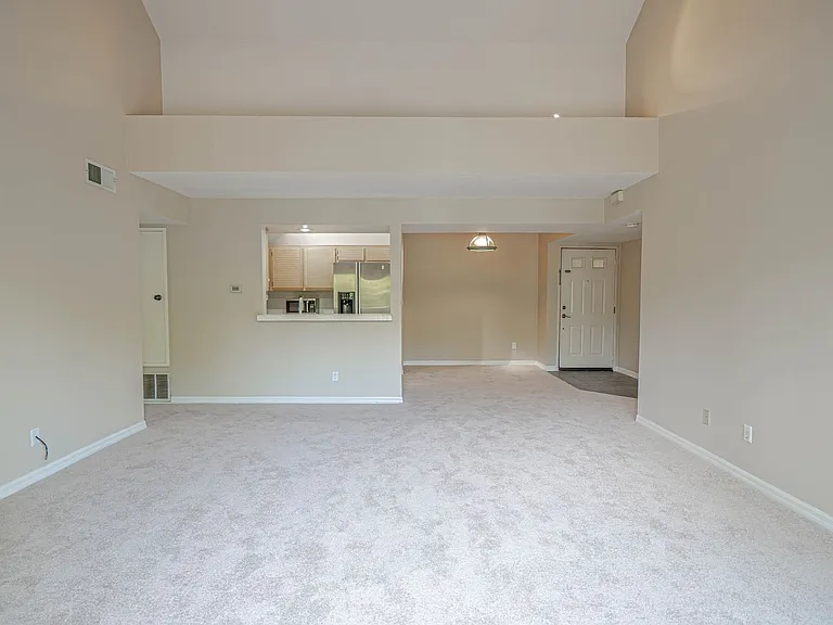 24109 Del Monte Dr #466 — Photo 8